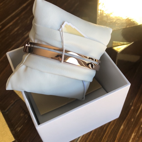 New Michael Kors women's rose gold bracelet - Picture 3 of 4
